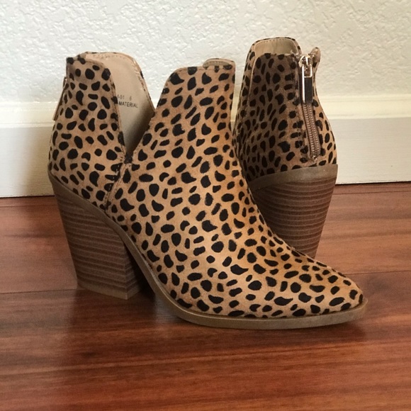 🖤Cheetah print booties 🖤 - Picture 3 of 7